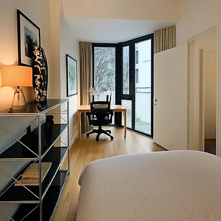 Elegant And Cozy Place De La Madeleine 8eme Paryż